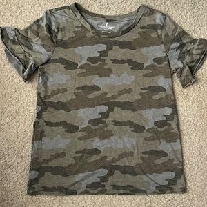 American Eagle Camo Top Like New Size XS